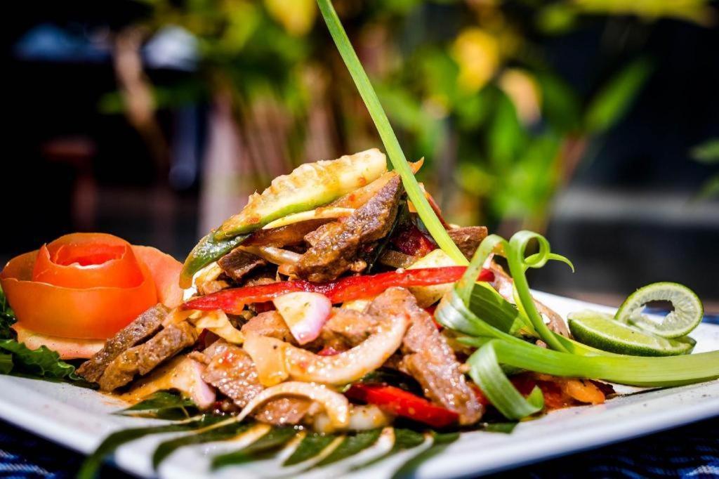 Popular Residence Hotel Siem Reap Bagian luar foto