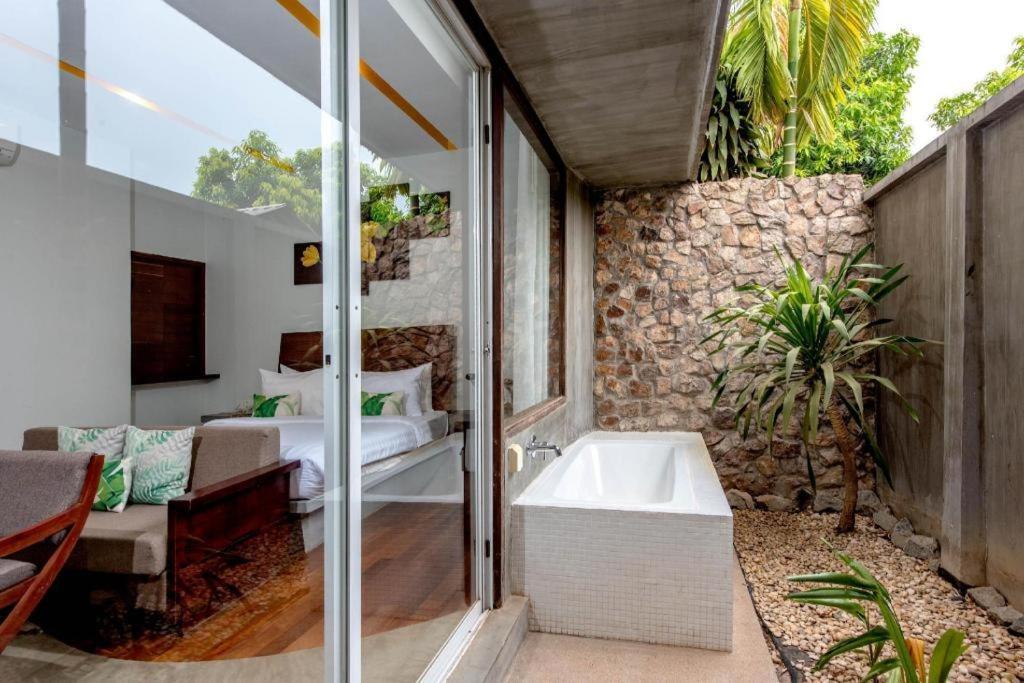 Popular Residence Hotel Siem Reap Bagian luar foto