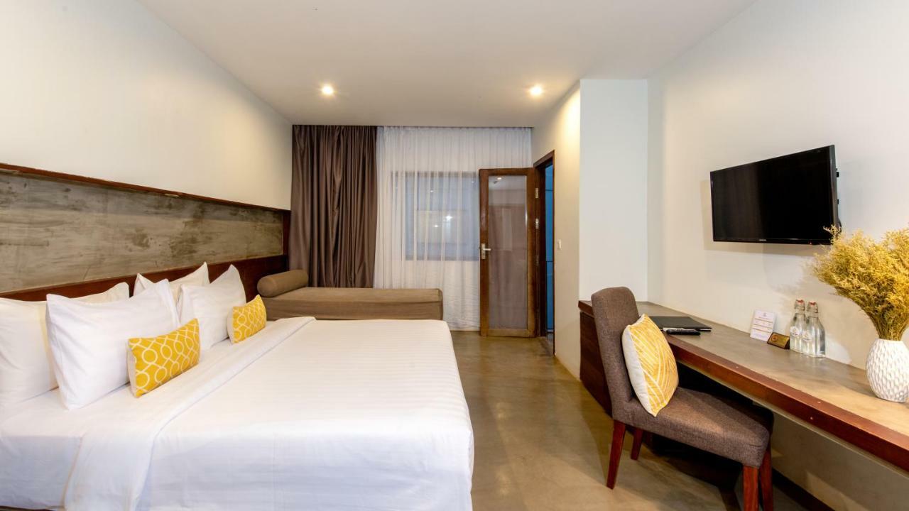Popular Residence Hotel Siem Reap Bagian luar foto